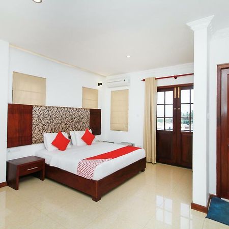 Hotel Queensbury Malabe Kaduwela Ngoại thất bức ảnh