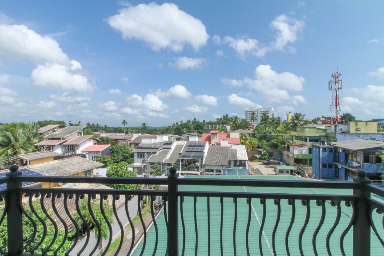 Hotel Queensbury Malabe Kaduwela Ngoại thất bức ảnh