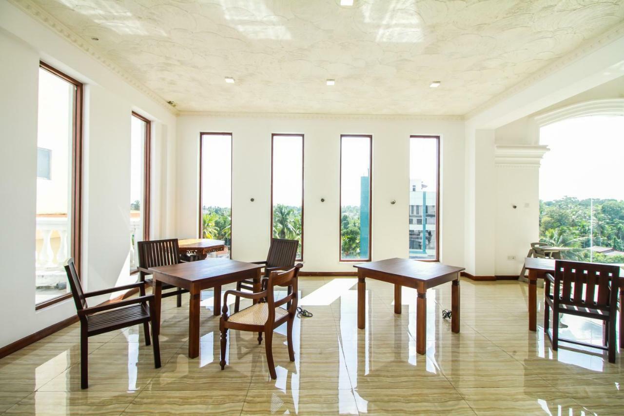 Hotel Queensbury Malabe Kaduwela Ngoại thất bức ảnh